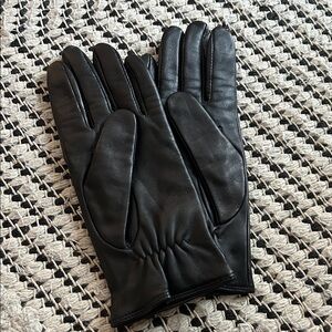 Women’s  Black Leather Gloves